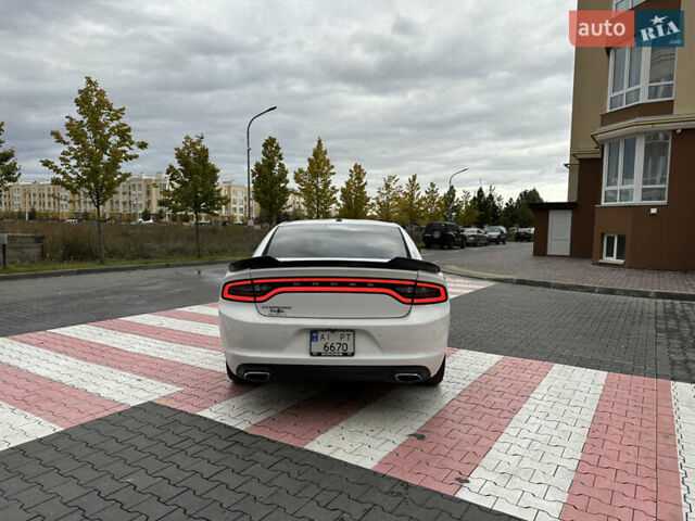 Білий Додж Charger, об'ємом двигуна 3.6 л та пробігом 185 тис. км за 17600 $, фото 6 на Automoto.ua