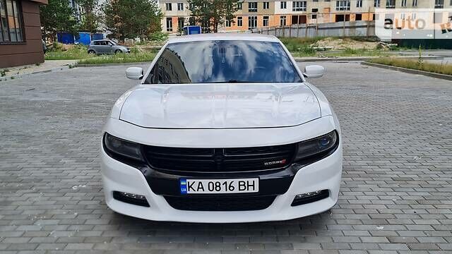 Білий Додж Charger, об'ємом двигуна 3.6 л та пробігом 183 тис. км за 15000 $, фото 8 на Automoto.ua