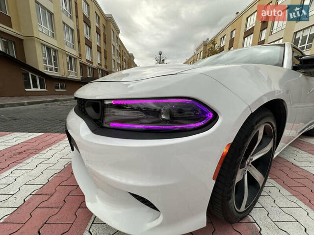 Білий Додж Charger, об'ємом двигуна 3.6 л та пробігом 185 тис. км за 17600 $, фото 38 на Automoto.ua