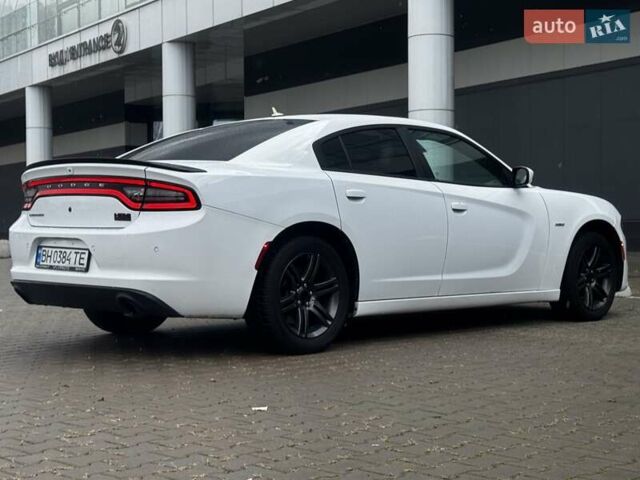 Додж Чарджер 2016 в Киеве на Automoto.ua Белый Додж Чарджер, объемом двигателя 5.7 л и пробегом 215 тыс. км за 19500 $, фото 9 на Automoto.ua
