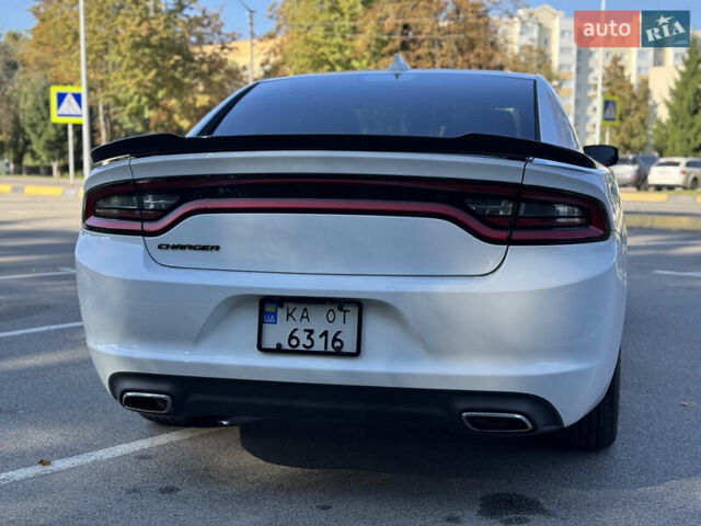Білий Додж Charger, об'ємом двигуна 3.6 л та пробігом 126 тис. км за 20400 $, фото 21 на Automoto.ua