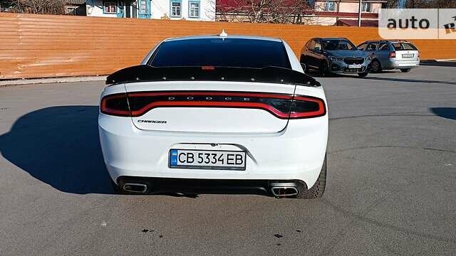 Білий Додж Charger, об'ємом двигуна 3.6 л та пробігом 139 тис. км за 15500 $, фото 8 на Automoto.ua