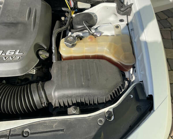 Білий Додж Charger, об'ємом двигуна 3.61 л та пробігом 78 тис. км за 19500 $, фото 20 на Automoto.ua