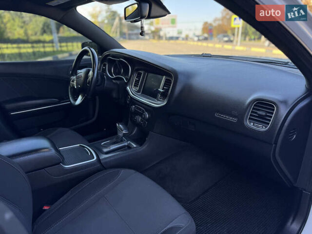 Білий Додж Charger, об'ємом двигуна 3.6 л та пробігом 126 тис. км за 20400 $, фото 31 на Automoto.ua