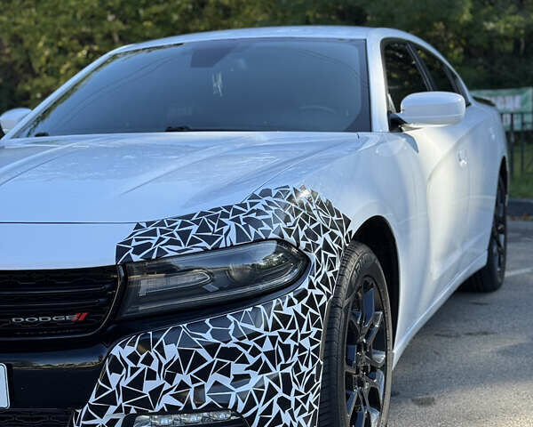 Білий Додж Charger, об'ємом двигуна 3.6 л та пробігом 126 тис. км за 20400 $, фото 11 на Automoto.ua