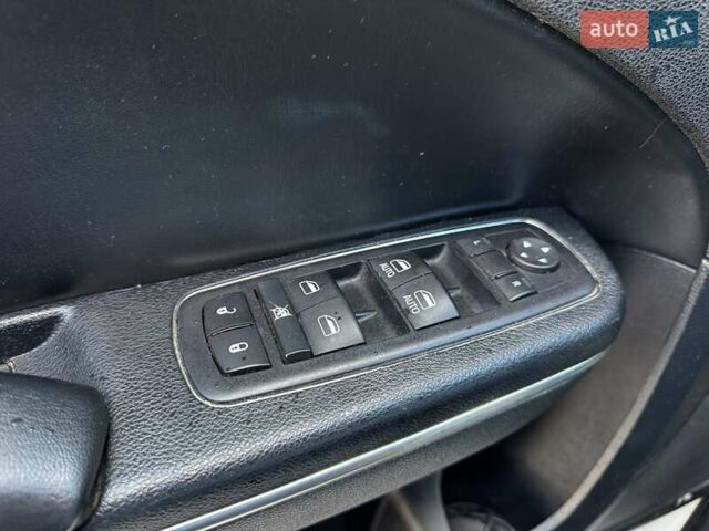 Додж Чарджер 2016 в Киеве на Automoto.ua Белый Додж Чарджер, объемом двигателя 5.7 л и пробегом 215 тыс. км за 19500 $, фото 18 на Automoto.ua