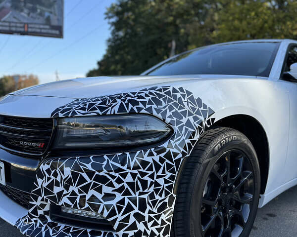 Білий Додж Charger, об'ємом двигуна 3.6 л та пробігом 126 тис. км за 20400 $, фото 24 на Automoto.ua