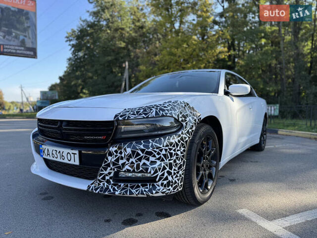Білий Додж Charger, об'ємом двигуна 3.6 л та пробігом 126 тис. км за 20400 $, фото 13 на Automoto.ua