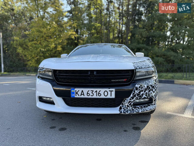 Білий Додж Charger, об'ємом двигуна 3.6 л та пробігом 126 тис. км за 20400 $, фото 15 на Automoto.ua