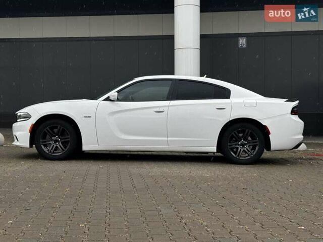 Додж Чарджер 2016 в Киеве на Automoto.ua Белый Додж Чарджер, объемом двигателя 5.7 л и пробегом 215 тыс. км за 19500 $, фото 6 на Automoto.ua
