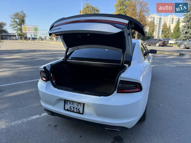 Білий Додж Charger, об'ємом двигуна 3.6 л та пробігом 126 тис. км за 20400 $, фото 34 на Automoto.ua