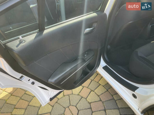 Білий Додж Charger, об'ємом двигуна 3.61 л та пробігом 78 тис. км за 19500 $, фото 10 на Automoto.ua