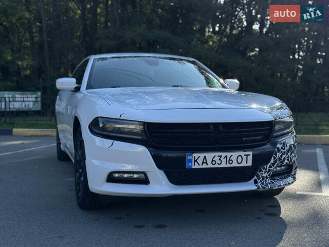 Білий Додж Charger, об'ємом двигуна 3.6 л та пробігом 126 тис. км за 20400 $, фото 16 на Automoto.ua