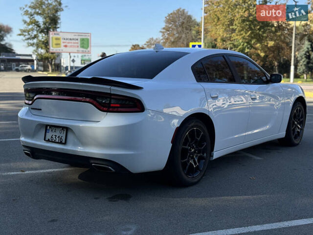 Білий Додж Charger, об'ємом двигуна 3.6 л та пробігом 126 тис. км за 20400 $, фото 19 на Automoto.ua