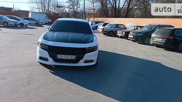 Білий Додж Charger, об'ємом двигуна 3.6 л та пробігом 139 тис. км за 15500 $, фото 1 на Automoto.ua