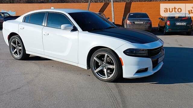 Білий Додж Charger, об'ємом двигуна 3.6 л та пробігом 139 тис. км за 15500 $, фото 3 на Automoto.ua