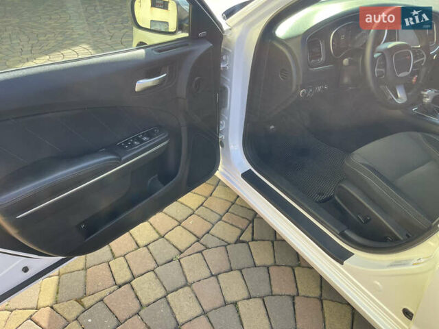 Білий Додж Charger, об'ємом двигуна 3.61 л та пробігом 78 тис. км за 19500 $, фото 8 на Automoto.ua