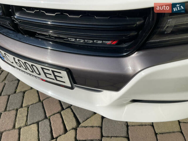 Білий Додж Charger, об'ємом двигуна 3.61 л та пробігом 78 тис. км за 19500 $, фото 28 на Automoto.ua
