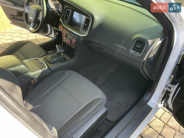Білий Додж Charger, об'ємом двигуна 3.61 л та пробігом 78 тис. км за 19500 $, фото 13 на Automoto.ua