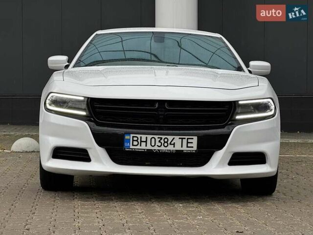 Додж Чарджер 2016 в Киеве на Automoto.ua Белый Додж Чарджер, объемом двигателя 5.7 л и пробегом 215 тыс. км за 19500 $, фото 2 на Automoto.ua