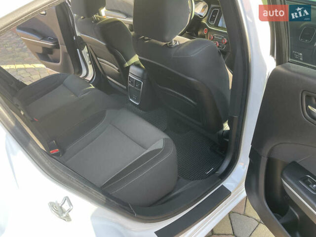 Білий Додж Charger, об'ємом двигуна 3.61 л та пробігом 78 тис. км за 19500 $, фото 14 на Automoto.ua