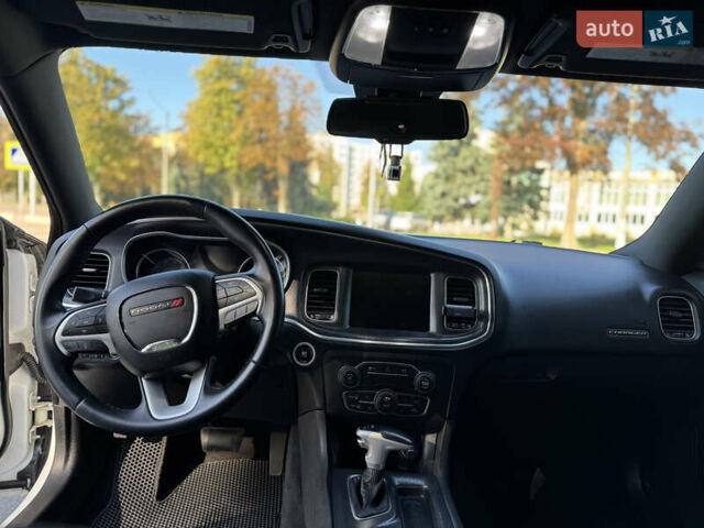 Білий Додж Charger, об'ємом двигуна 3.6 л та пробігом 126 тис. км за 20400 $, фото 43 на Automoto.ua