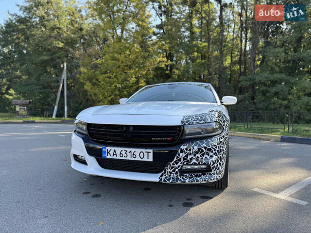 Білий Додж Charger, об'ємом двигуна 3.6 л та пробігом 126 тис. км за 20400 $, фото 12 на Automoto.ua