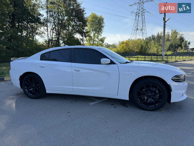 Білий Додж Charger, об'ємом двигуна 3.6 л та пробігом 126 тис. км за 20400 $, фото 18 на Automoto.ua