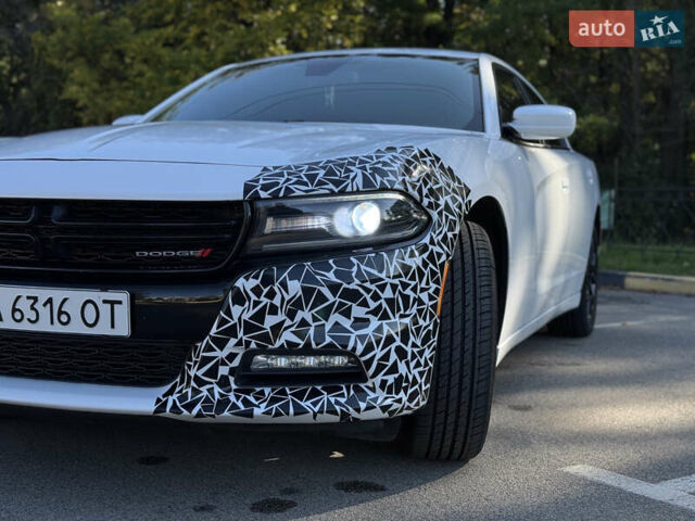 Білий Додж Charger, об'ємом двигуна 3.6 л та пробігом 126 тис. км за 20400 $, фото 5 на Automoto.ua