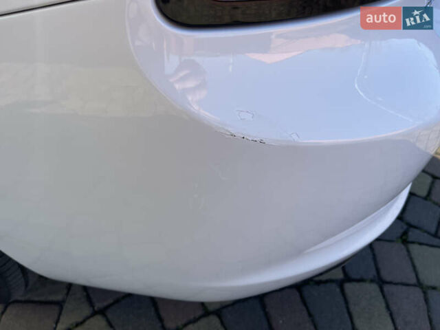 Білий Додж Charger, об'ємом двигуна 3.61 л та пробігом 78 тис. км за 19500 $, фото 26 на Automoto.ua