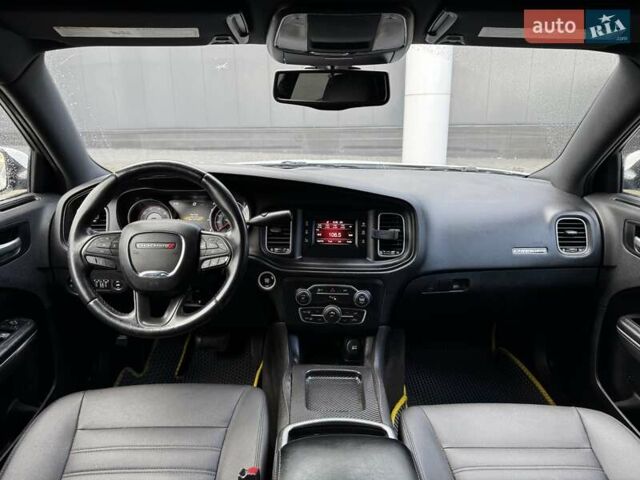 Додж Чарджер 2016 в Киеве на Automoto.ua Белый Додж Чарджер, объемом двигателя 5.7 л и пробегом 215 тыс. км за 19500 $, фото 15 на Automoto.ua