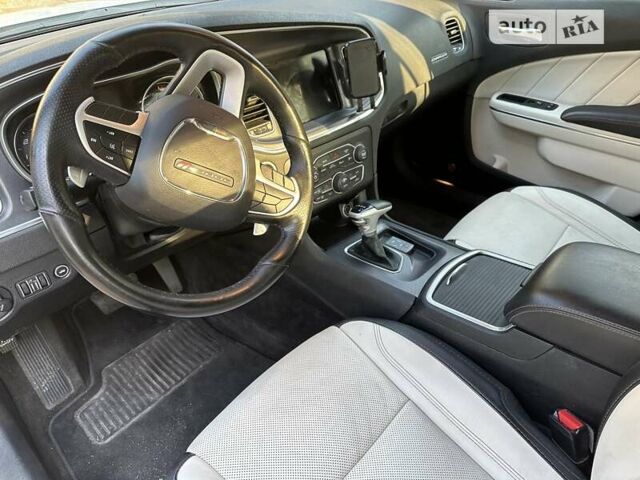 Белый Додж Чарджер, объемом двигателя 3.6 л и пробегом 95 тыс. км за 23000 $, фото 15 на Automoto.ua