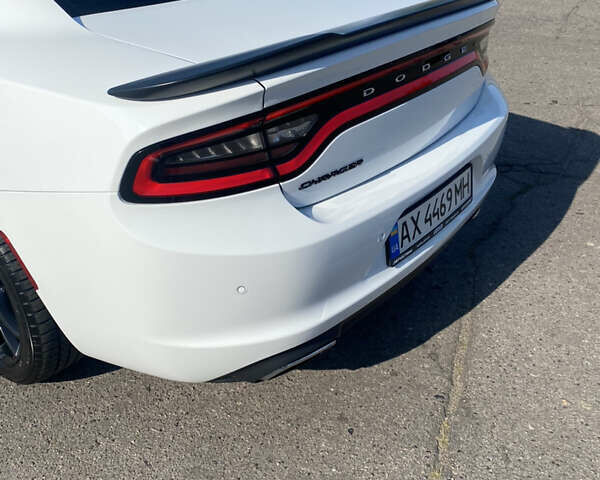 Білий Додж Charger, об'ємом двигуна 3.6 л та пробігом 90 тис. км за 24000 $, фото 9 на Automoto.ua