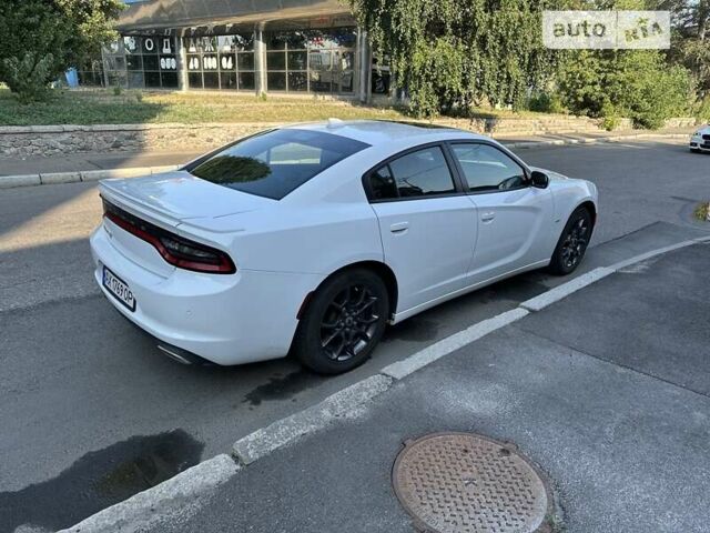 Белый Додж Чарджер, объемом двигателя 3.6 л и пробегом 95 тыс. км за 23000 $, фото 6 на Automoto.ua