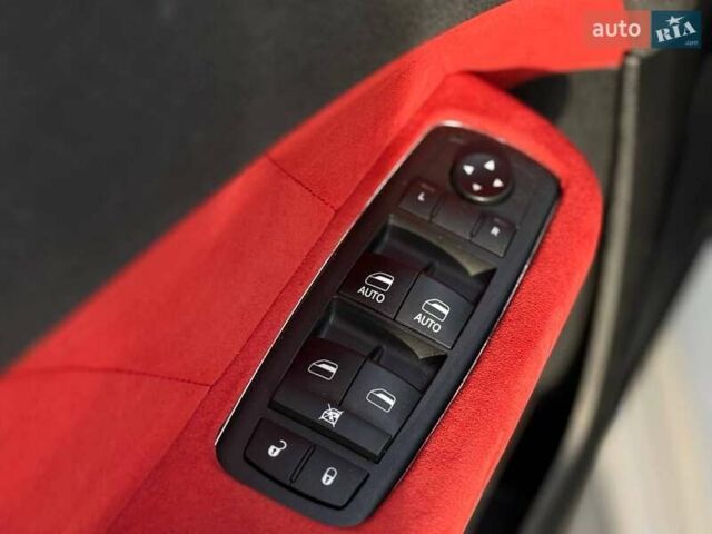 Белый Додж Чарджер, объемом двигателя 6.4 л и пробегом 83 тыс. км за 30900 $, фото 13 на Automoto.ua