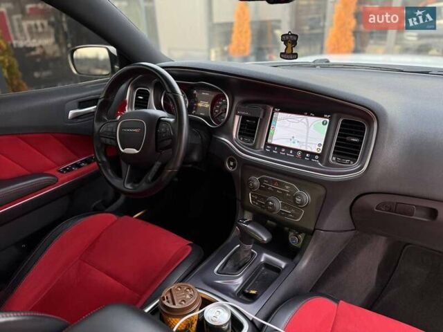 Белый Додж Чарджер, объемом двигателя 6.4 л и пробегом 83 тыс. км за 30900 $, фото 29 на Automoto.ua