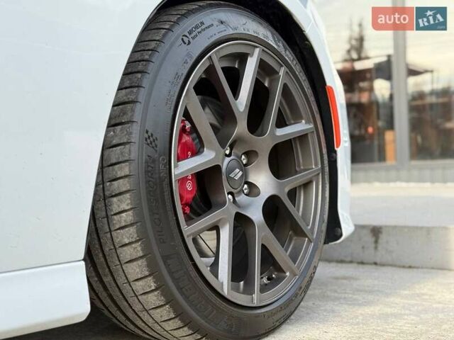 Белый Додж Чарджер, объемом двигателя 6.4 л и пробегом 83 тыс. км за 30900 $, фото 9 на Automoto.ua