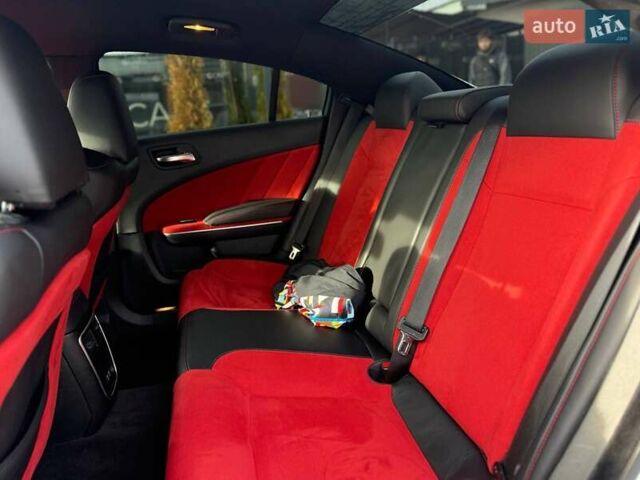 Белый Додж Чарджер, объемом двигателя 6.4 л и пробегом 83 тыс. км за 30900 $, фото 34 на Automoto.ua