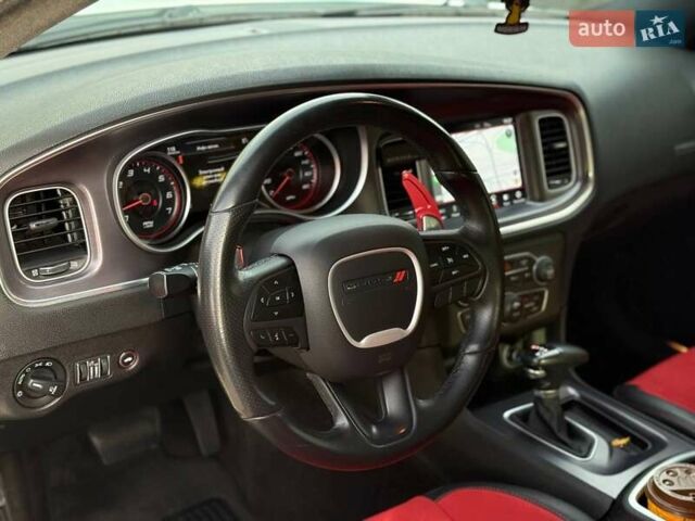 Белый Додж Чарджер, объемом двигателя 6.4 л и пробегом 83 тыс. км за 30900 $, фото 18 на Automoto.ua