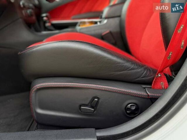 Белый Додж Чарджер, объемом двигателя 6.4 л и пробегом 83 тыс. км за 30900 $, фото 15 на Automoto.ua