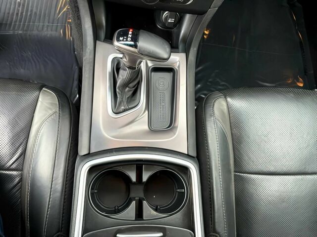 Белый Додж Чарджер, объемом двигателя 3.6 л и пробегом 35 тыс. км за 14000 $, фото 11 на Automoto.ua