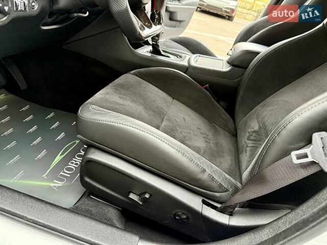 Белый Додж Чарджер, объемом двигателя 5.65 л и пробегом 71 тыс. км за 29900 $, фото 31 на Automoto.ua