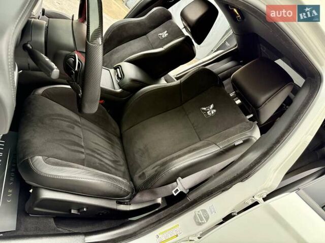 Белый Додж Чарджер, объемом двигателя 5.65 л и пробегом 71 тыс. км за 29900 $, фото 30 на Automoto.ua