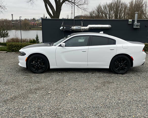 Білий Додж Charger, об'ємом двигуна 3.6 л та пробігом 37 тис. км за 23800 $, фото 8 на Automoto.ua