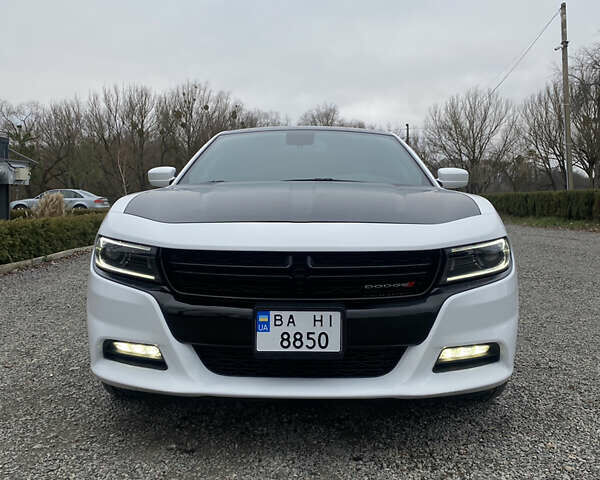 Білий Додж Charger, об'ємом двигуна 3.6 л та пробігом 37 тис. км за 23800 $, фото 1 на Automoto.ua
