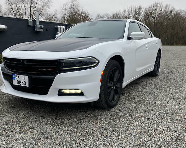 Білий Додж Charger, об'ємом двигуна 3.6 л та пробігом 37 тис. км за 23800 $, фото 11 на Automoto.ua