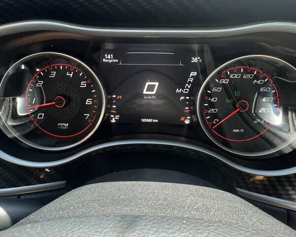 Черный Додж Чарджер, объемом двигателя 3.6 л и пробегом 180 тыс. км за 17000 $, фото 5 на Automoto.ua