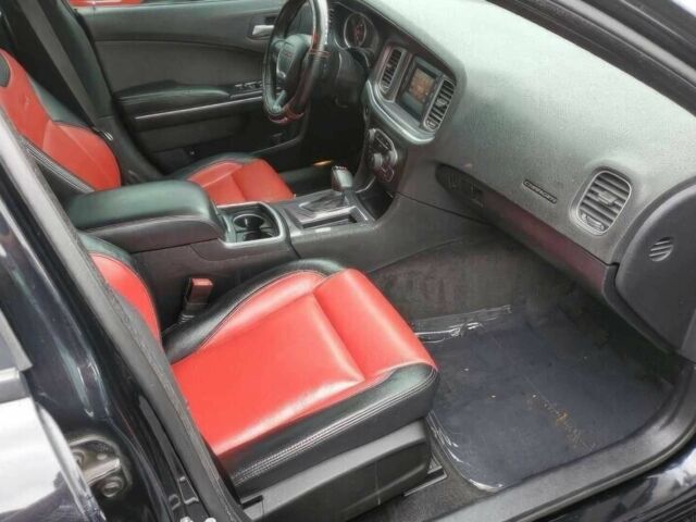 Додж Чарджер 2015 в Днепре (Днепропетровске) на Automoto.ua Черный Додж Чарджер, объемом двигателя 3.6 л и пробегом 77 тыс. км за 3500 $, фото 7 на Automoto.ua