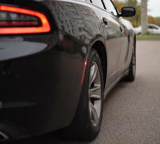 Черный Додж Чарджер, объемом двигателя 3.6 л и пробегом 161 тыс. км за 16300 $, фото 18 на Automoto.ua