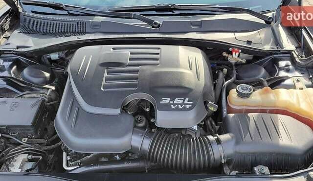 Черный Додж Чарджер, объемом двигателя 3.6 л и пробегом 161 тыс. км за 16300 $, фото 22 на Automoto.ua